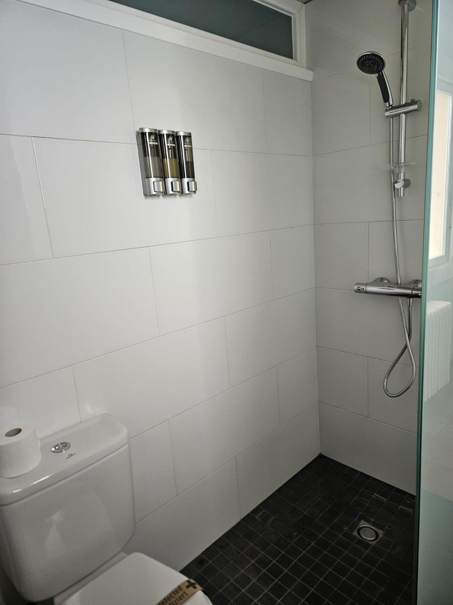 Allotjament i esmorzar La Roqueta 4*